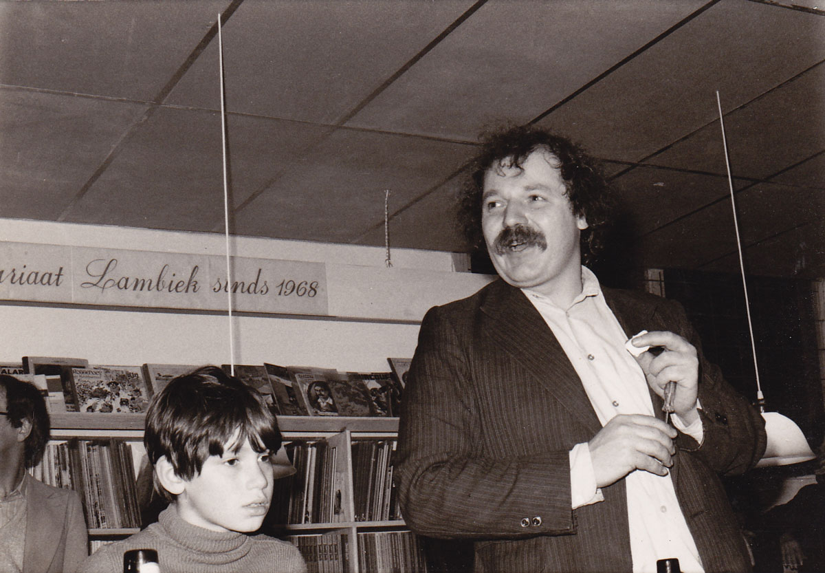 Kees Kousemaker and his son Boris at the opening of Lambiek's second location, at Kerkstraat 78 in Amsterdam in 1979